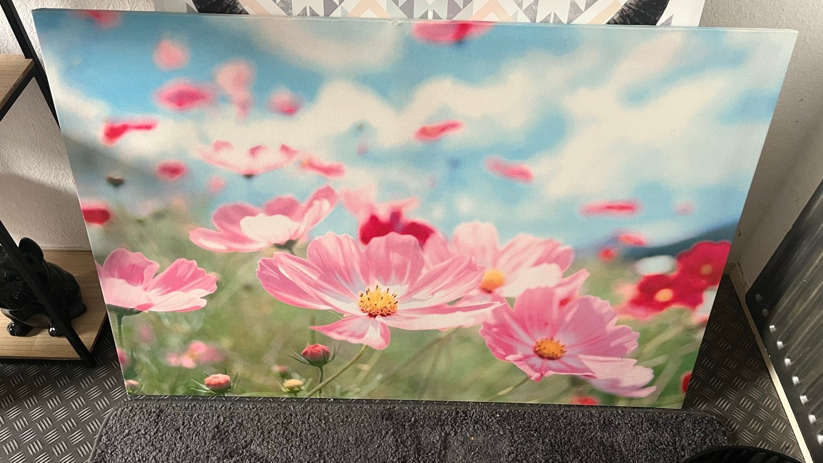 Schilderij met roze bloemen en blauwe lucht, Ophalen, 50 – 75, Zo goed als nieuw, Schilderij