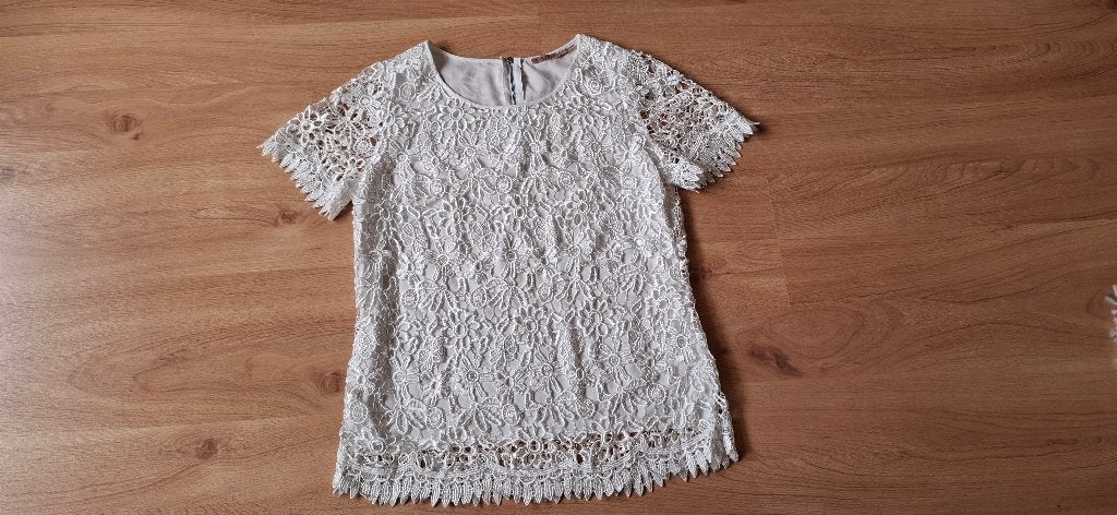 prachtig wit kanten shirt merk Esqualo maat 36., Verzenden, Wit, Esqualo, Zo goed als nieuw