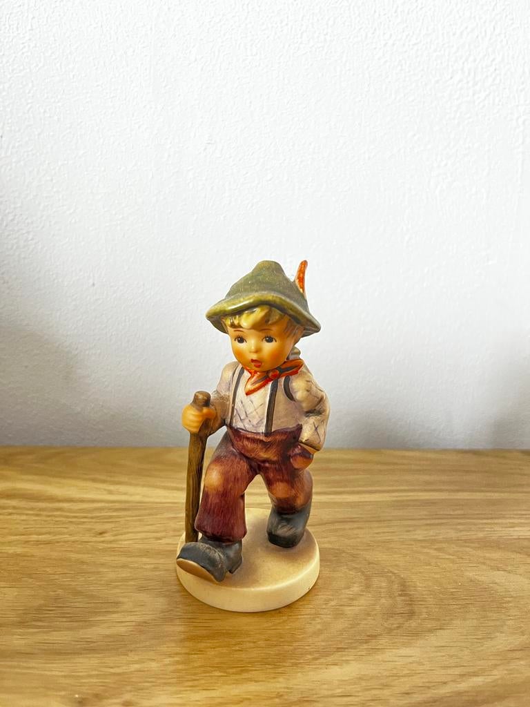 Hummel 562: grootvader wacht, Verzamelen, Beelden en Beeldjes, Ophalen of Verzenden, Zo goed als nieuw, Hummel