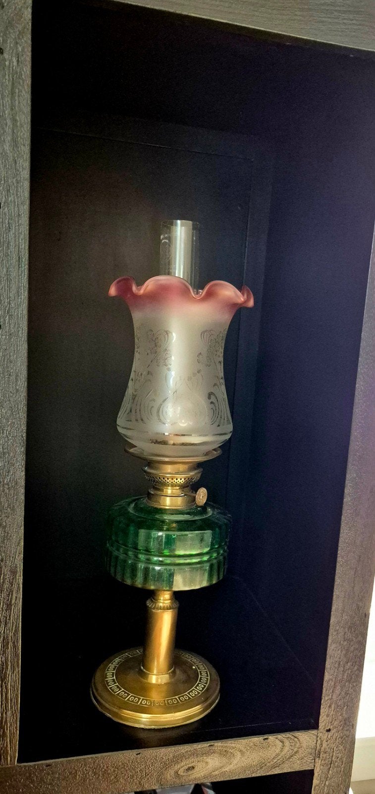 Antieke olielamp met groen glas en geëtste kap, Antiek en Kunst, Ophalen