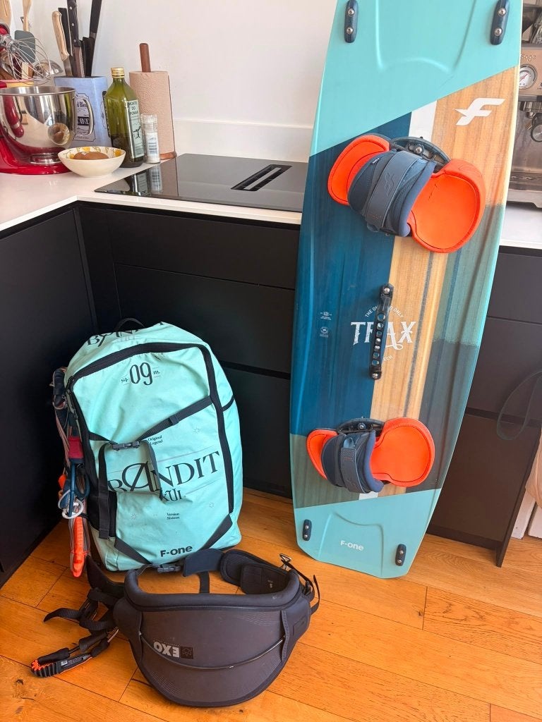 Complete F-One kitesurfset, Gebruikt, Kitesurf-set, Twintip, 9 m²