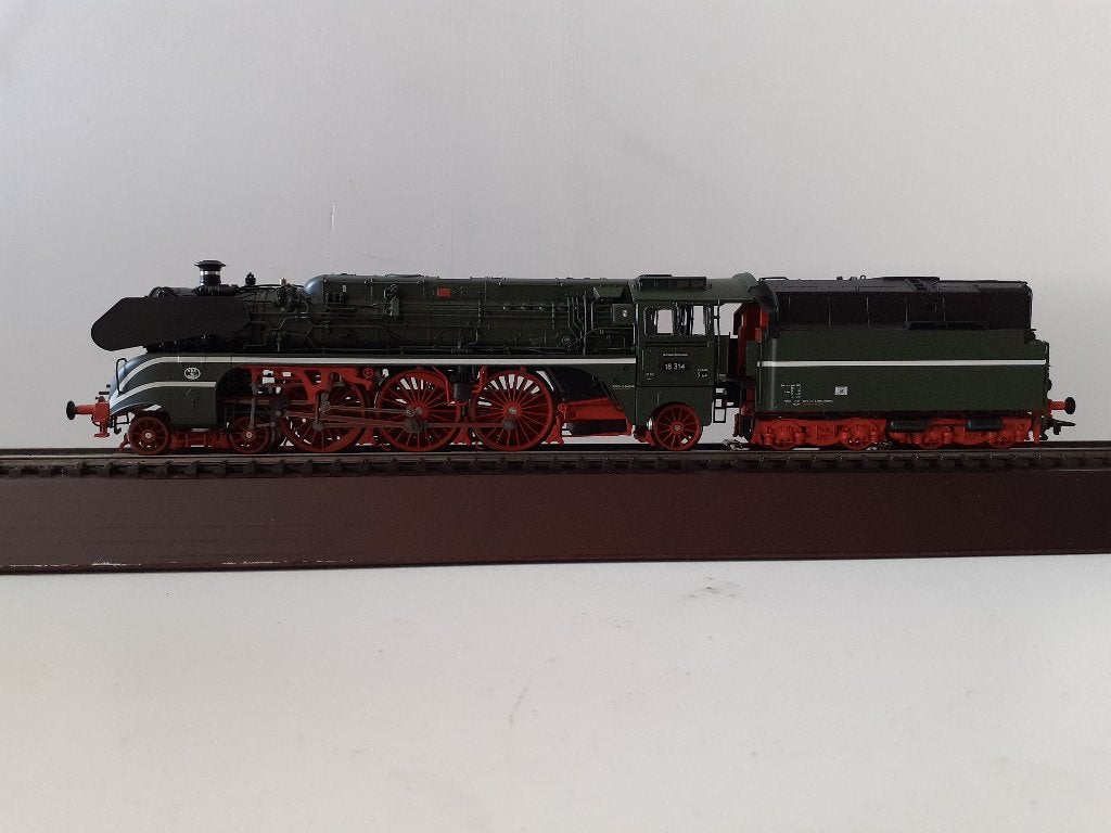 Märklin 39029 H0 Stoomlocomotief type 18.3 van de DR, Wisselstroom, Locomotief, Ophalen of Verzenden, Zo goed als nieuw