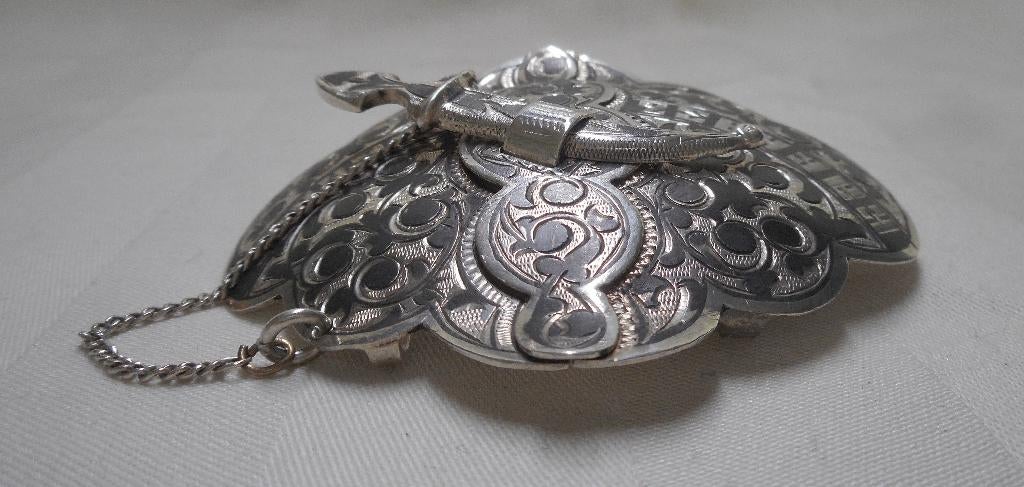 Bijzondere zilveren Russische Niello dolk riemgesp nr.453, Verzenden, Zilver, Broche