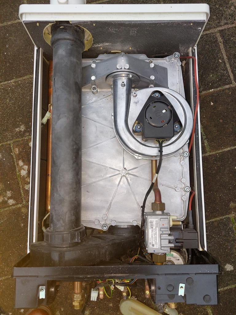 Intergas HRE Combi 25/28C CV-ketel voor onderdelen, Ophalen, 30 tot 80 cm, Gebruikt, Hoog rendement (Hr)