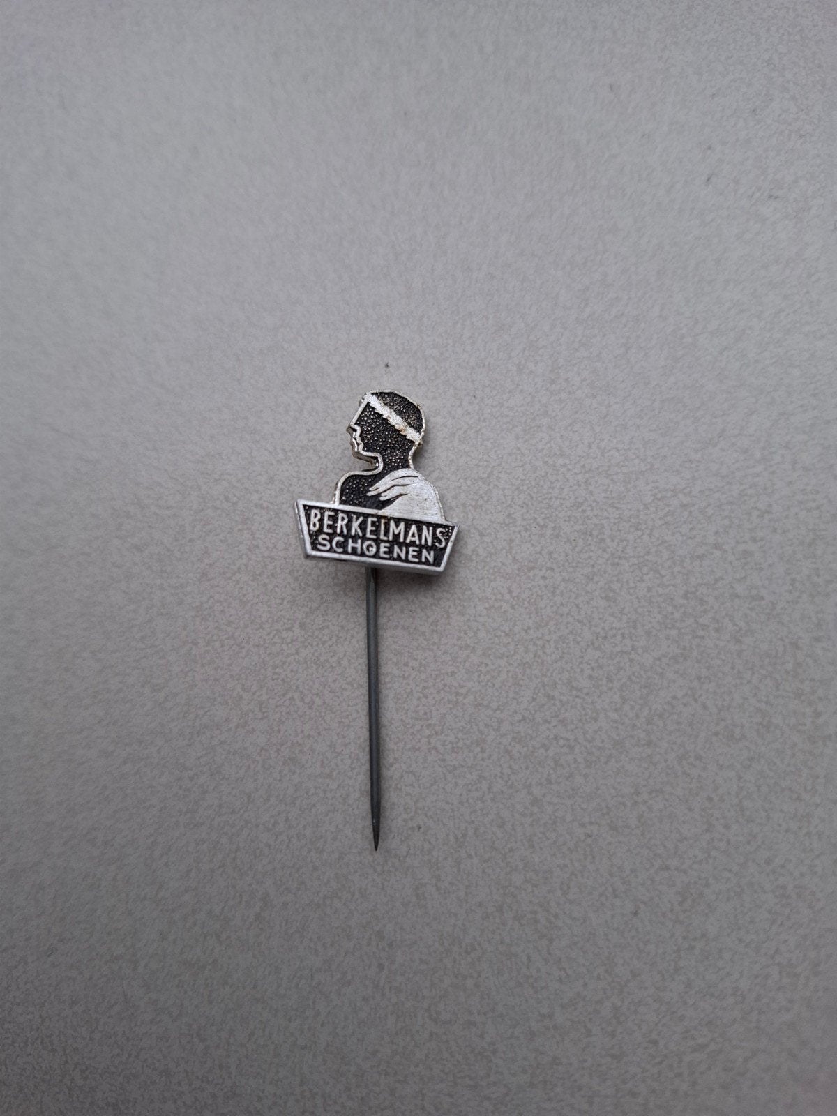 Vintage speldje pin prikker steekspeld Berkelmans schoenen, Ophalen of Verzenden