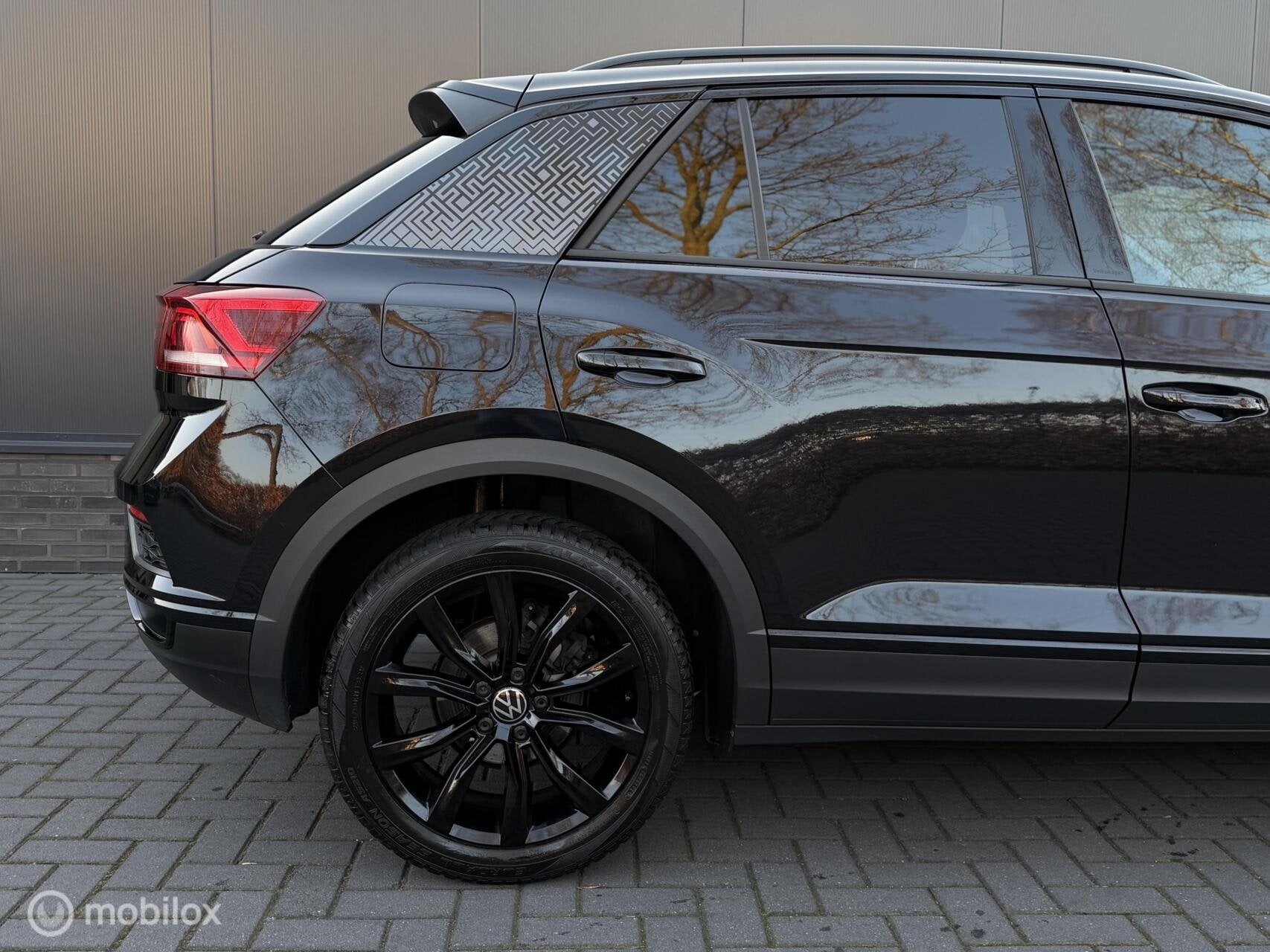 Volkswagen T-Roc 1.5 TSI Black Edition Sport|Virtual|Carplay, Auto's, Volkswagen, 4 cilinders, Leder en Stof, Zwart, Bedrijf