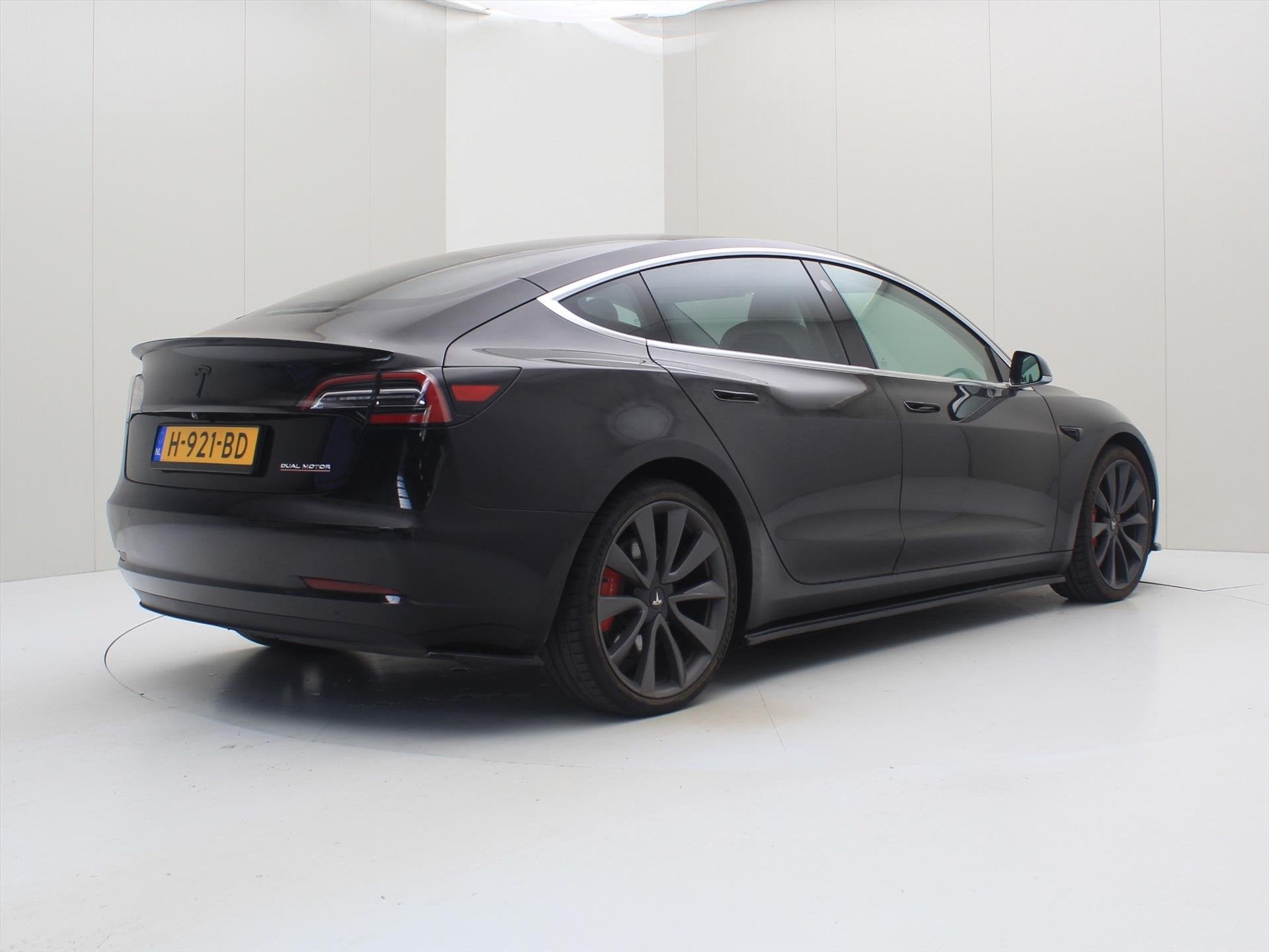 Tesla Model 3 Performance Dual Motor AWD 486pk 88.3% SoH [ W, Automaat, Zwart, Origineel Nederlands, Vierwielaandrijving