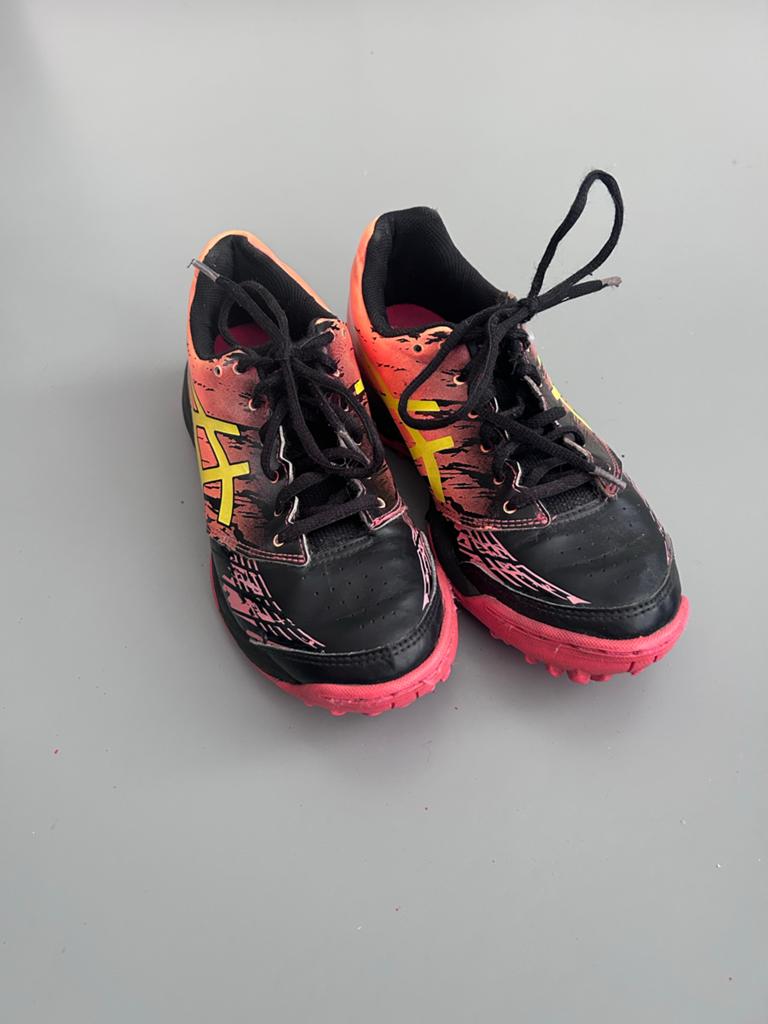 Asics Hockeyschoenen - Zwart/Roze maat 36, Ophalen of Verzenden, Gebruikt