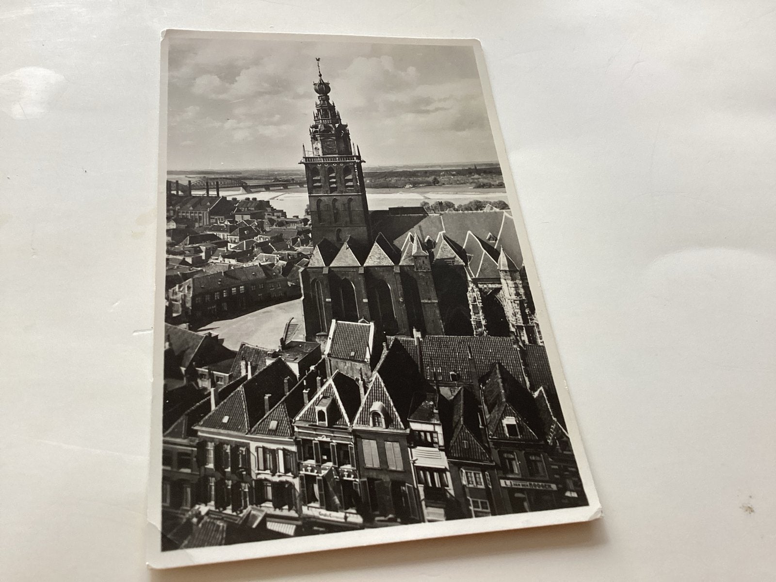 Nijmegen: St. Stevenstoren met spoorbrug, Verzamelen, Ansichtkaarten | Nederland, Ophalen of Verzenden, 1920 tot 1940, Gelopen