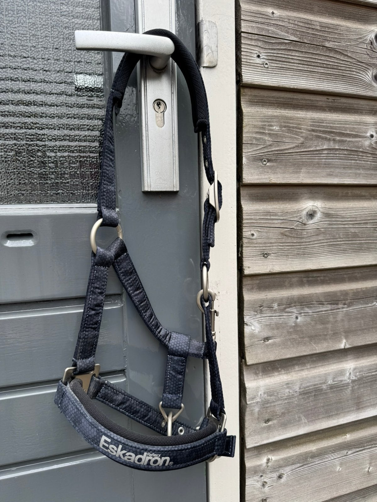 Donkerblauw Eskadron halster maat pony met halstertouw, Dieren en Toebehoren, Zo goed als nieuw, Halster, Eskadron, Ophalen of Verzenden