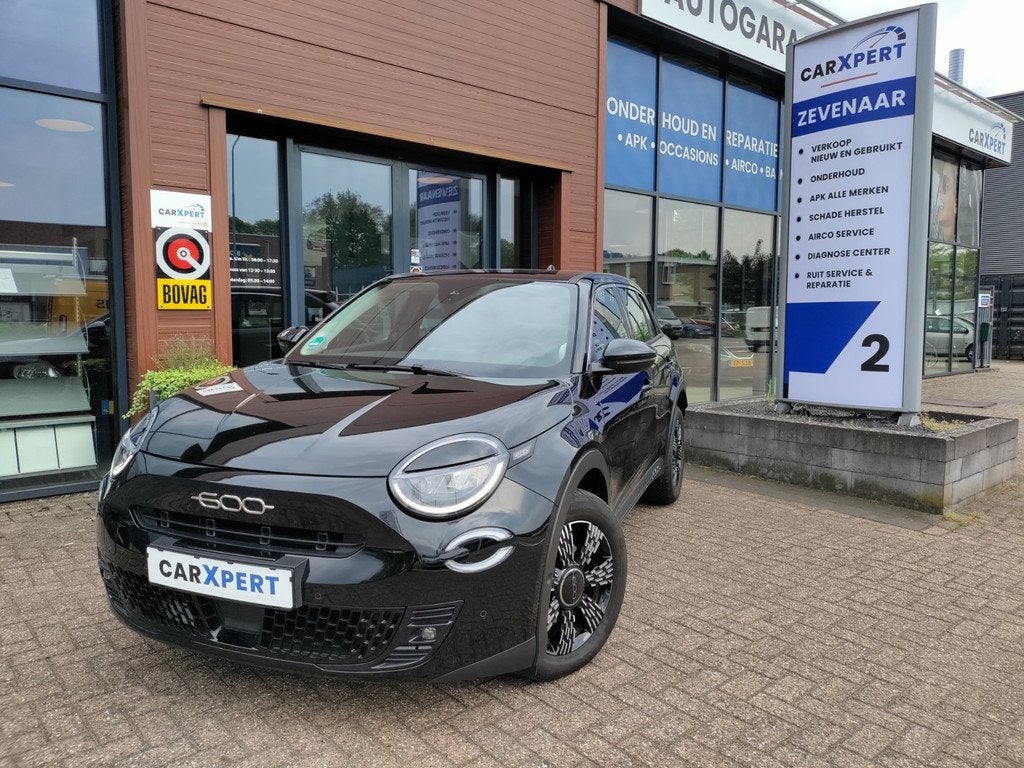Fiat 600 1.2 Hybrid Urban, Auto's, Fiat, Gebruikt, Zwart, Bedrijf, Grijs