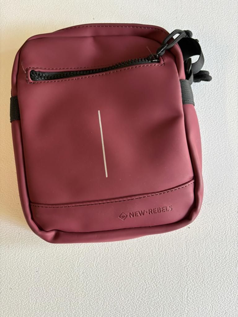 New rebels bordeaux rood, Ophalen of Verzenden, Nieuw, Rood, Overige merken
