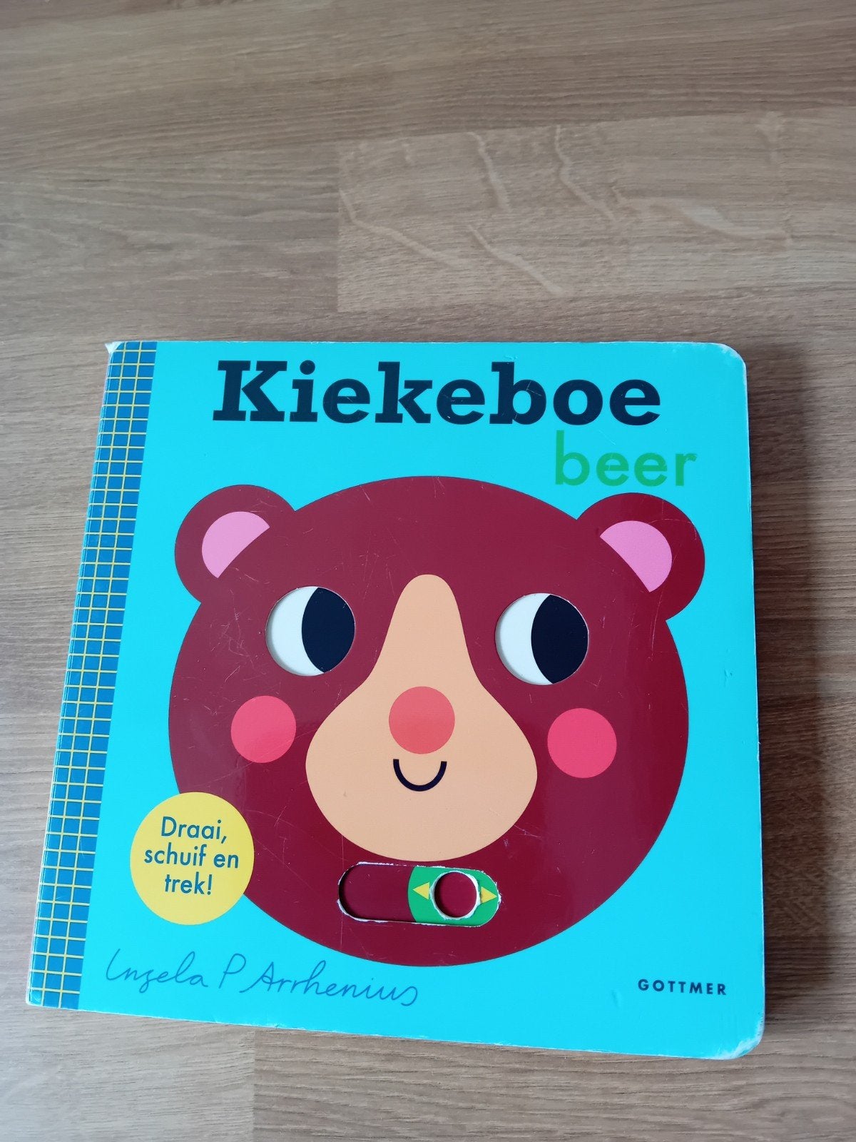 Kiekeboe beer - Draai, schuif en trek! (Ingela P Arrhenius), Boeken, Ophalen of Verzenden, Gelezen