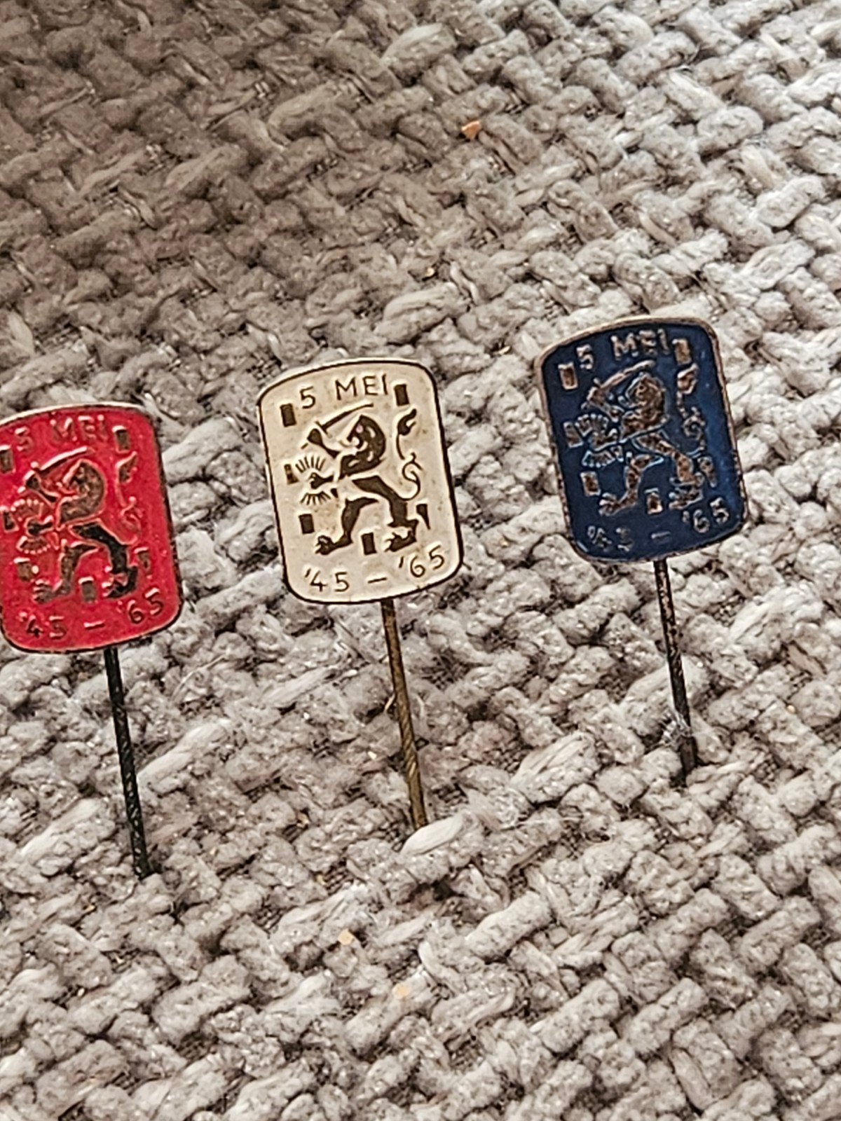 Bevrijdingsspeldjes 5 Mei '45-'65, Verzamelen, Speldjes, Pins en Buttons, Ophalen of Verzenden, Gebruikt, Overige onderwerpen