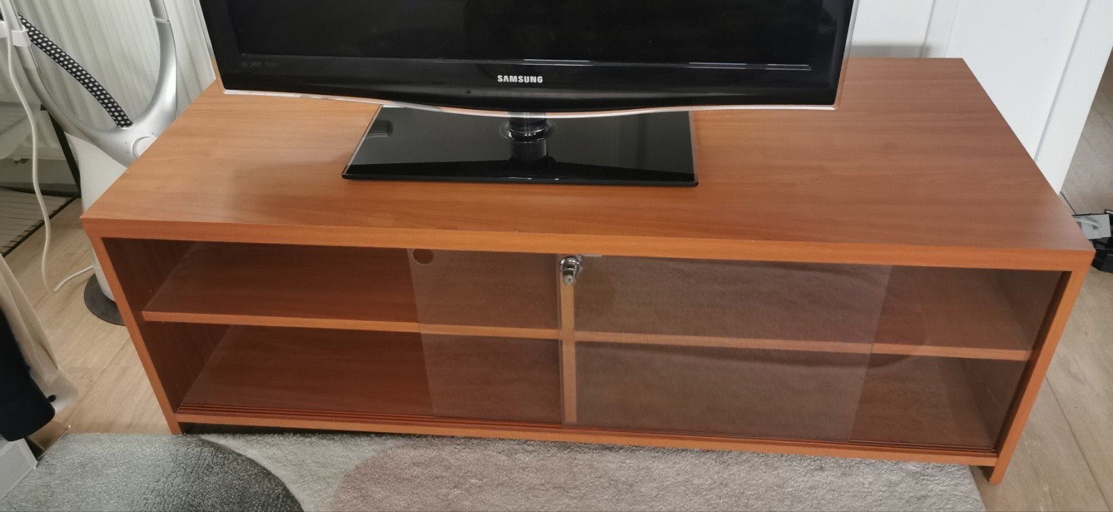 TV- of lage opbergkast kersen kleur 60x135x46 cm, Ophalen, Gebruikt, 100 tot 150 cm, Klassiek