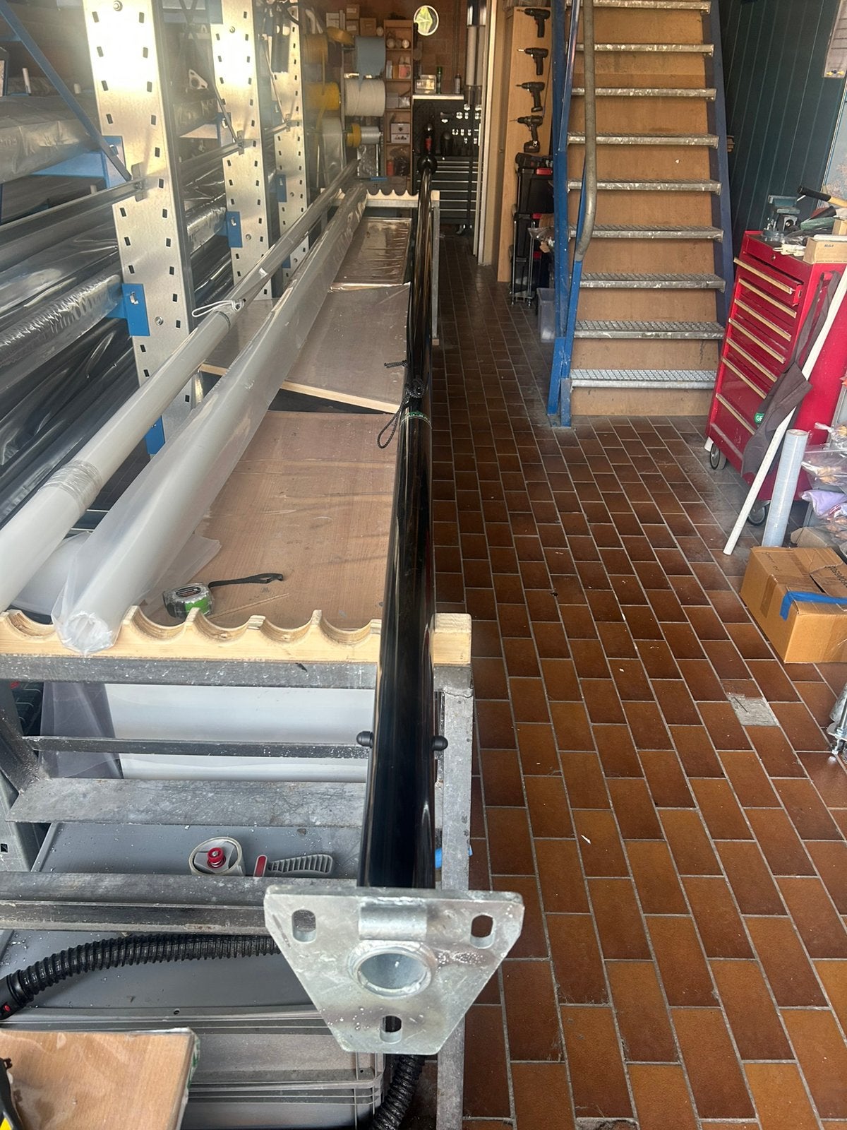 Zgan 6 meter ZWARTE aluminium vlaggenmast met kantelvoet, Diversen, Vlaggen en Wimpels, Ophalen, Zo goed als nieuw