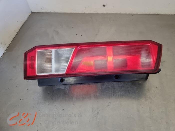Achterlicht links van een Volkswagen Crafter, Auto-onderdelen, Verlichting, Gebruikt, -, Volkswagen, -
