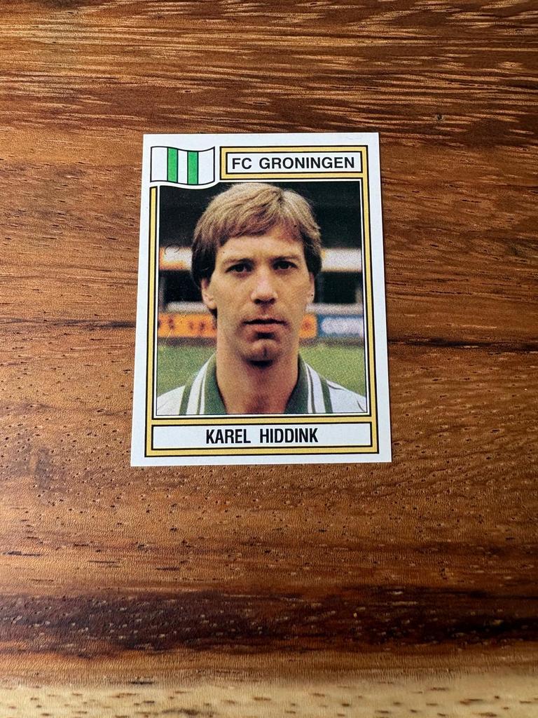 Panini Voetbal 83 Spelerskaart Karel Hiddink FC Groningen, Hobby en Vrije tijd, Stickers en Plaatjes, Nieuw, Stickers en Plaatjes
