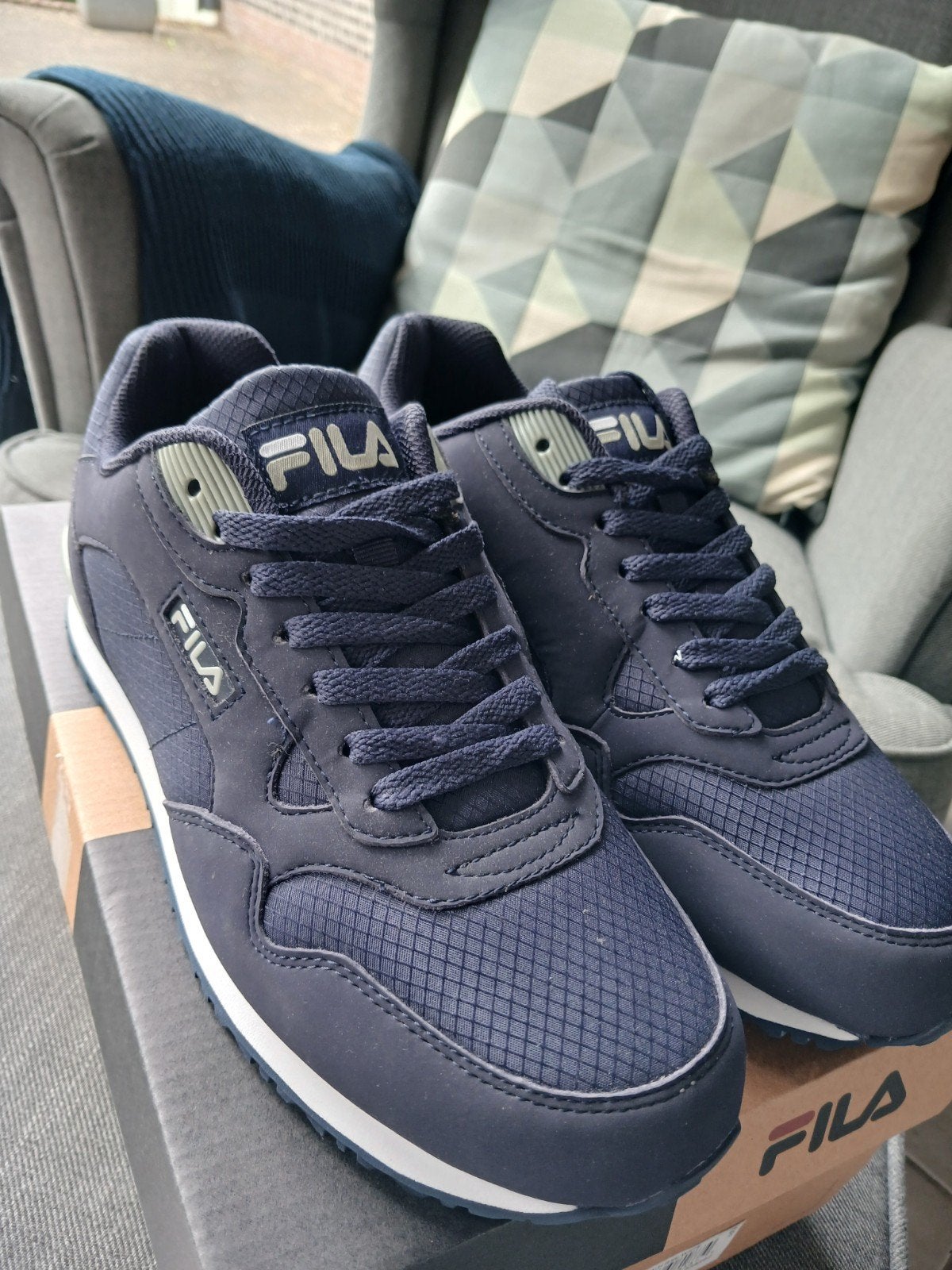 Nieuwe Fila - nieuw in doos!!, Blauw, Nieuw, Ophalen of Verzenden, Sneakers of Gympen