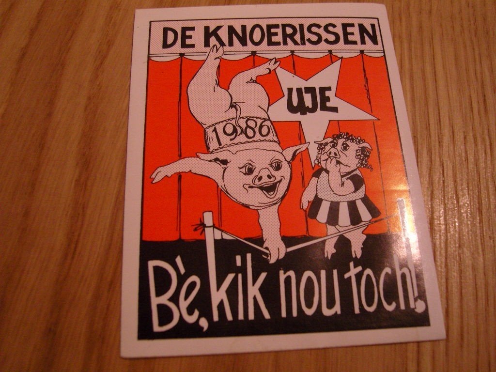 sticker uden carnaval de knoerissen 1986 bè,kik nou toch uje, Ophalen, Zo goed als nieuw