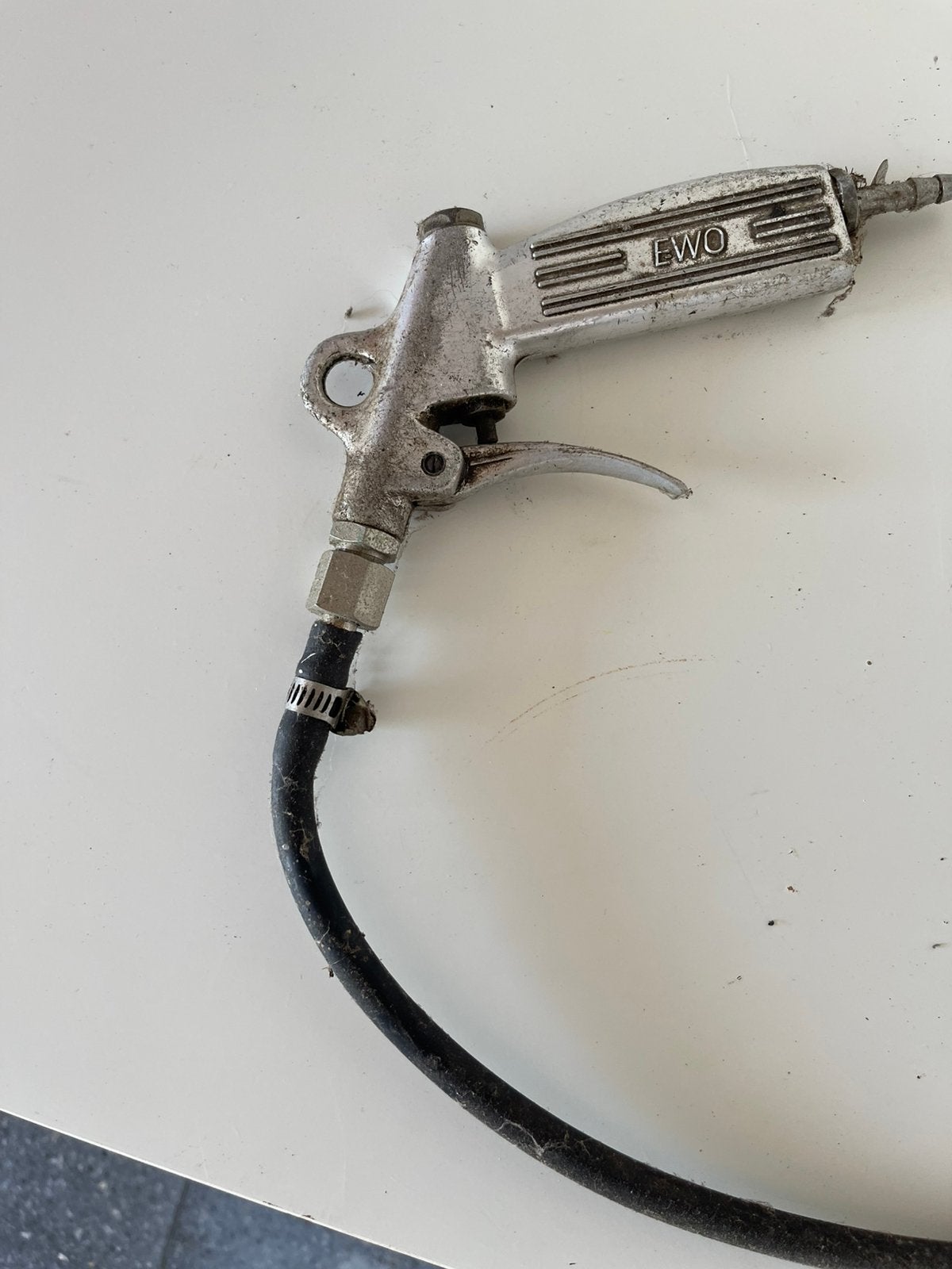 EWO Luchtspuitpistool / Blaaspistool met slang –  Duits, Ophalen of Verzenden, Zo goed als nieuw, 250 mm of meer