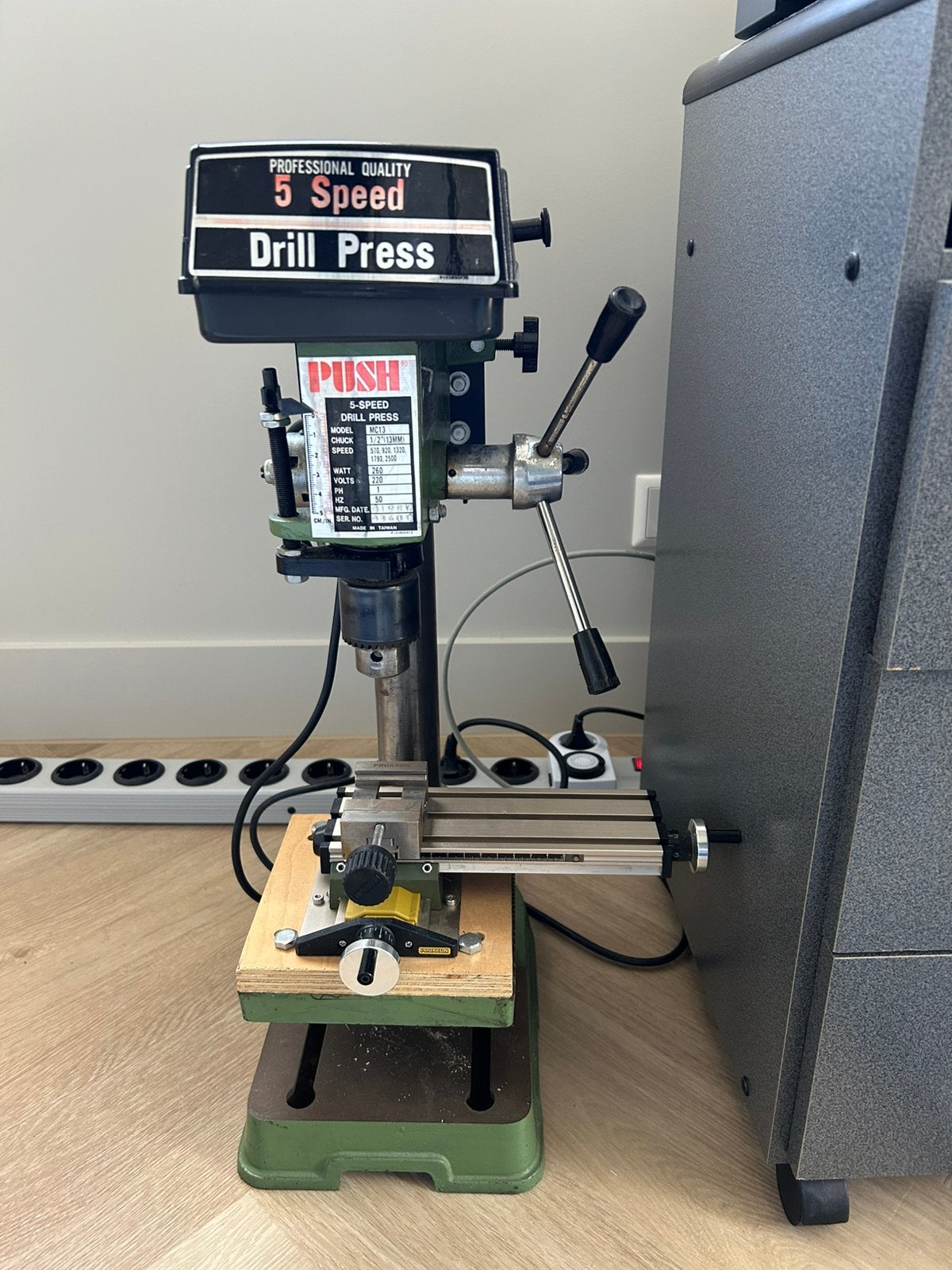Drill press - tafelkolom boormachine - kolomboormachine, Doe-het-zelf en Verbouw, Gereedschap | Boormachines, Ophalen, Gebruikt