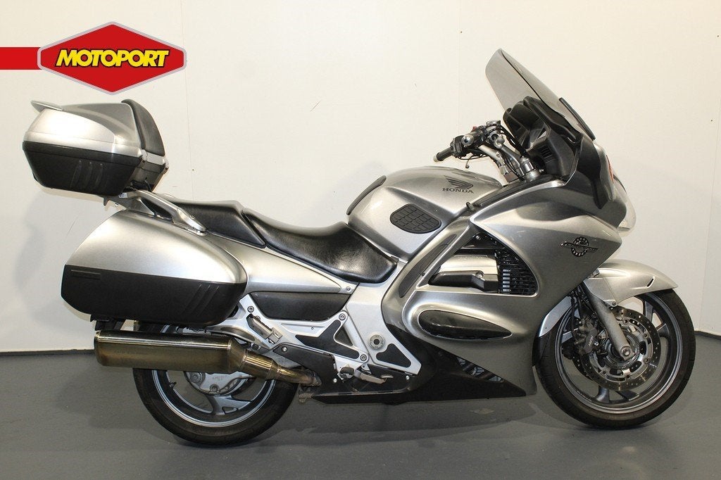 Honda ST 1300 ABS Pan European (bj 2011), Mc.benelux@honda-eu.com, Toermotor, Doornveld 180
B-1731  Zellik, BE, Gebruikt
