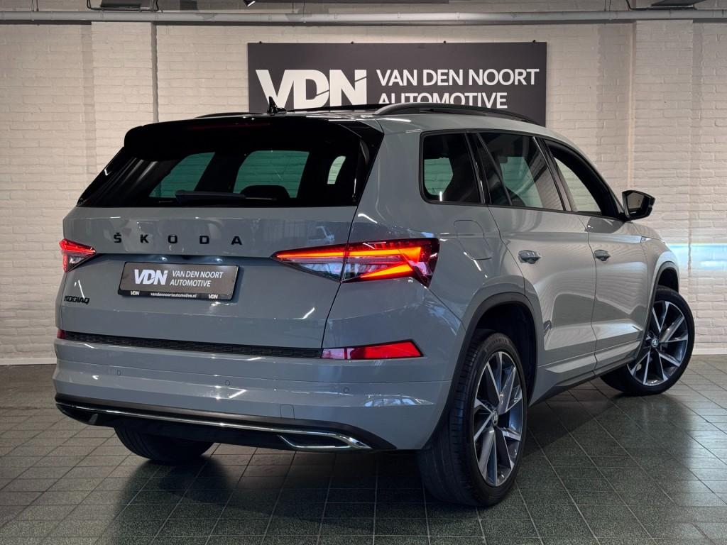Skoda KODIAQ 1.5 TSI Sportline Business 7p. Pano Camera Virt, Automaat, 4 cilinders, 7 stoelen, 14 km/l