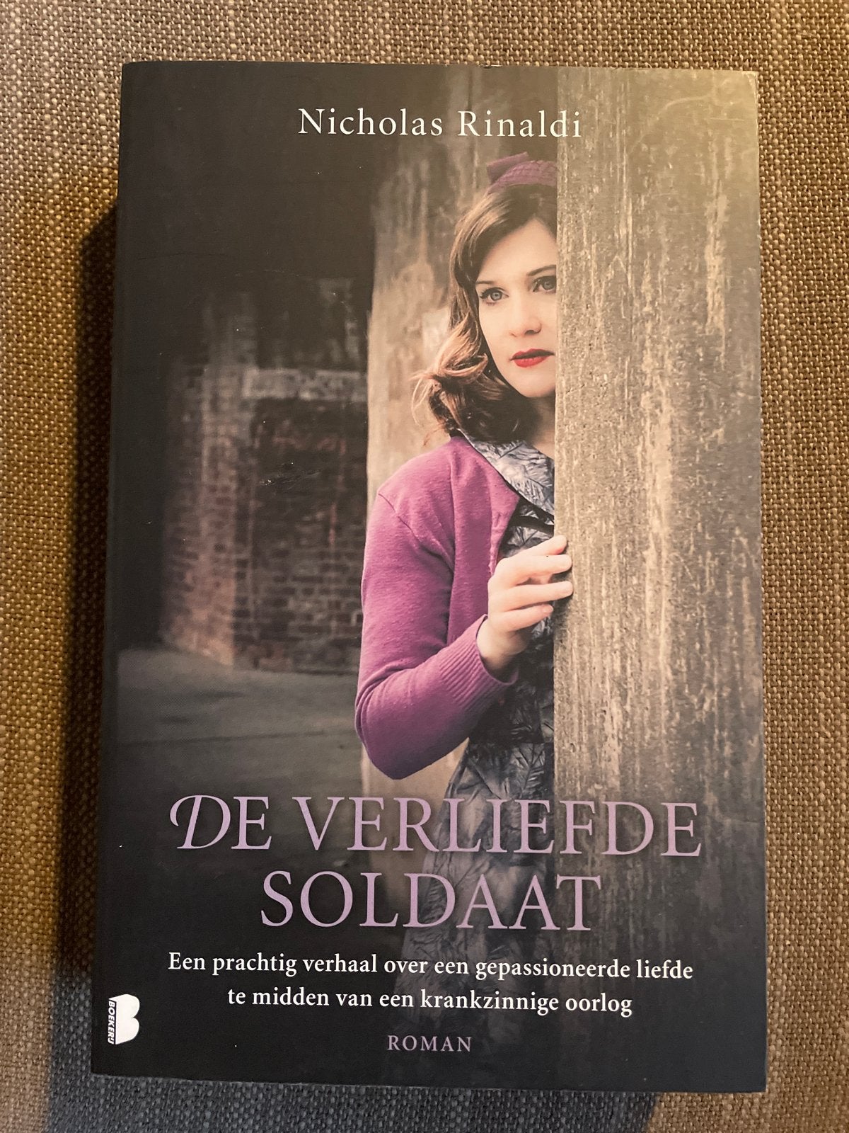 Nicholas Rinaldi - De verliefde soldaat, Boeken, Ophalen of Verzenden, Zo goed als nieuw, Nicholas Rinaldi
