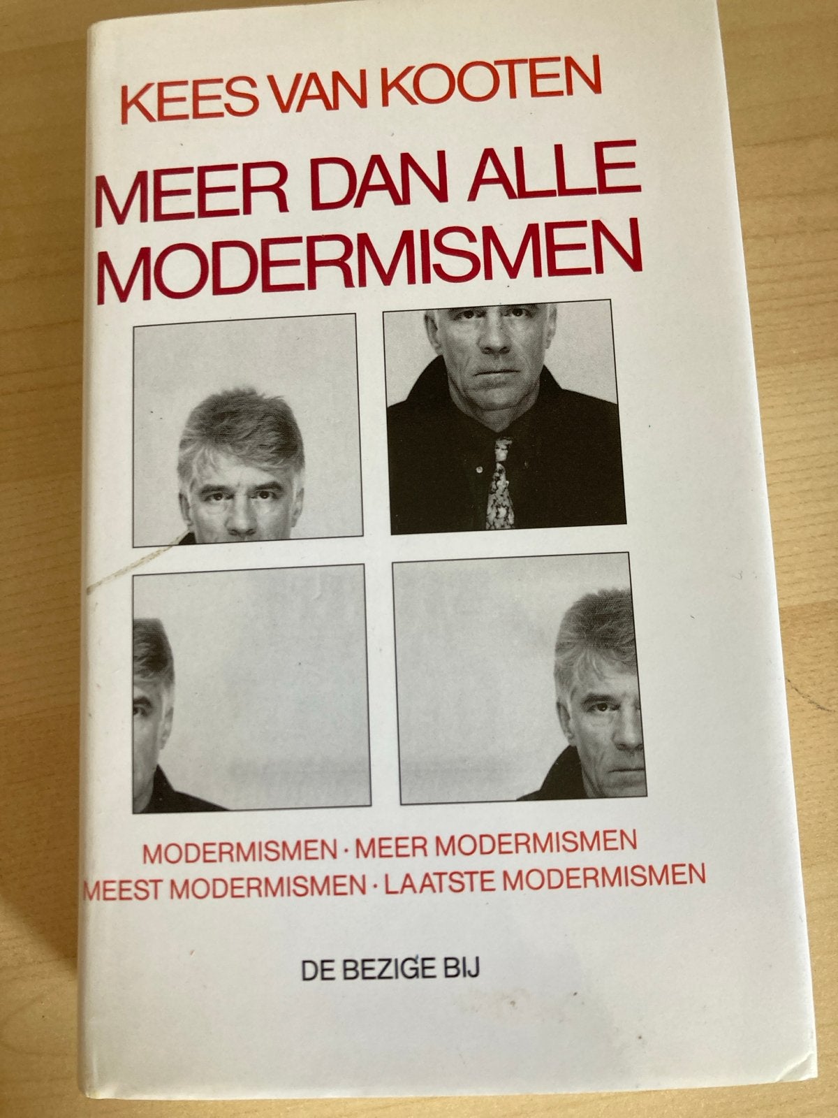 Kees van Kooten - Meer dan alle modernismen, Ophalen of Verzenden, Zo goed als nieuw, Nederland