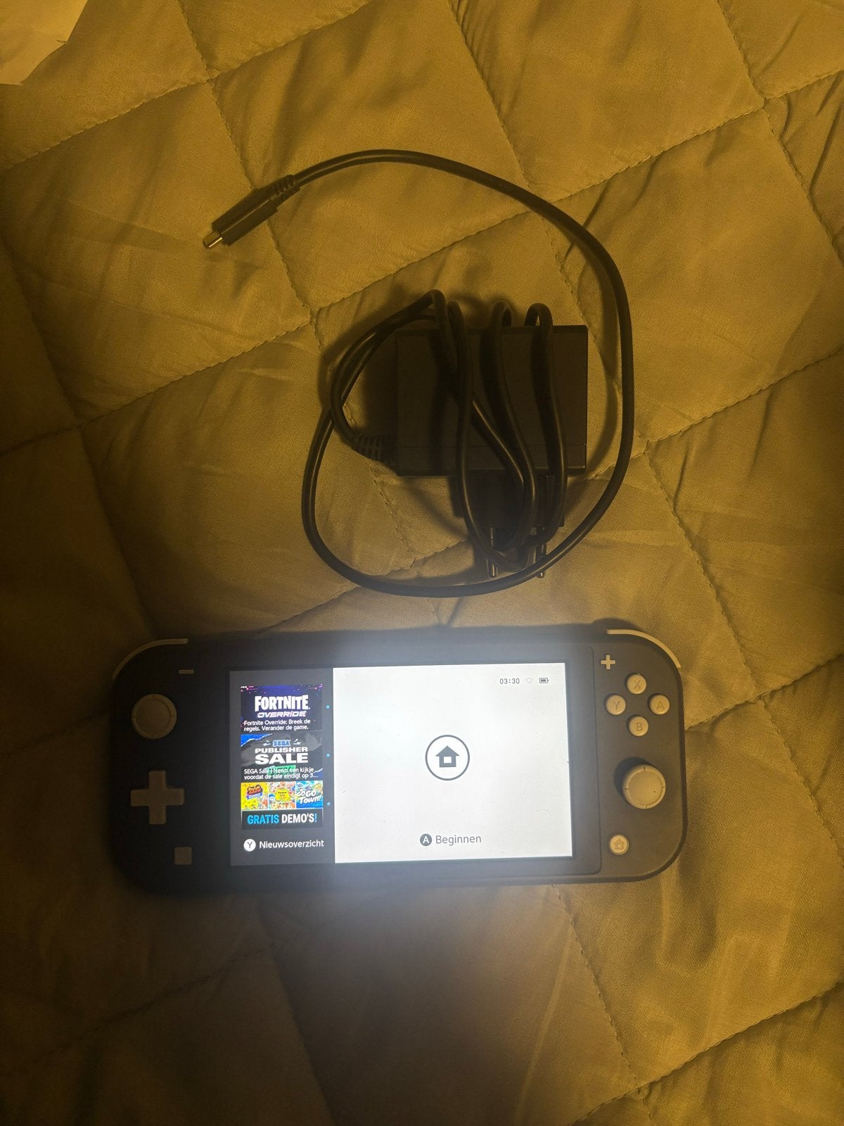 Nintendo Switch Lite met FC25 game en oplader, Met games, Ophalen of Verzenden, Zo goed als nieuw, Switch Original