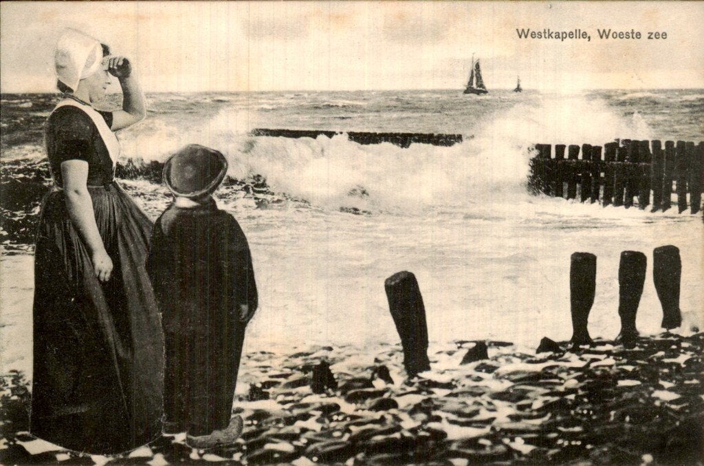 Westkapelle - Woeste zee - Vrouw en kind, Ophalen of Verzenden, Voor 1920, Ongelopen, Zeeland