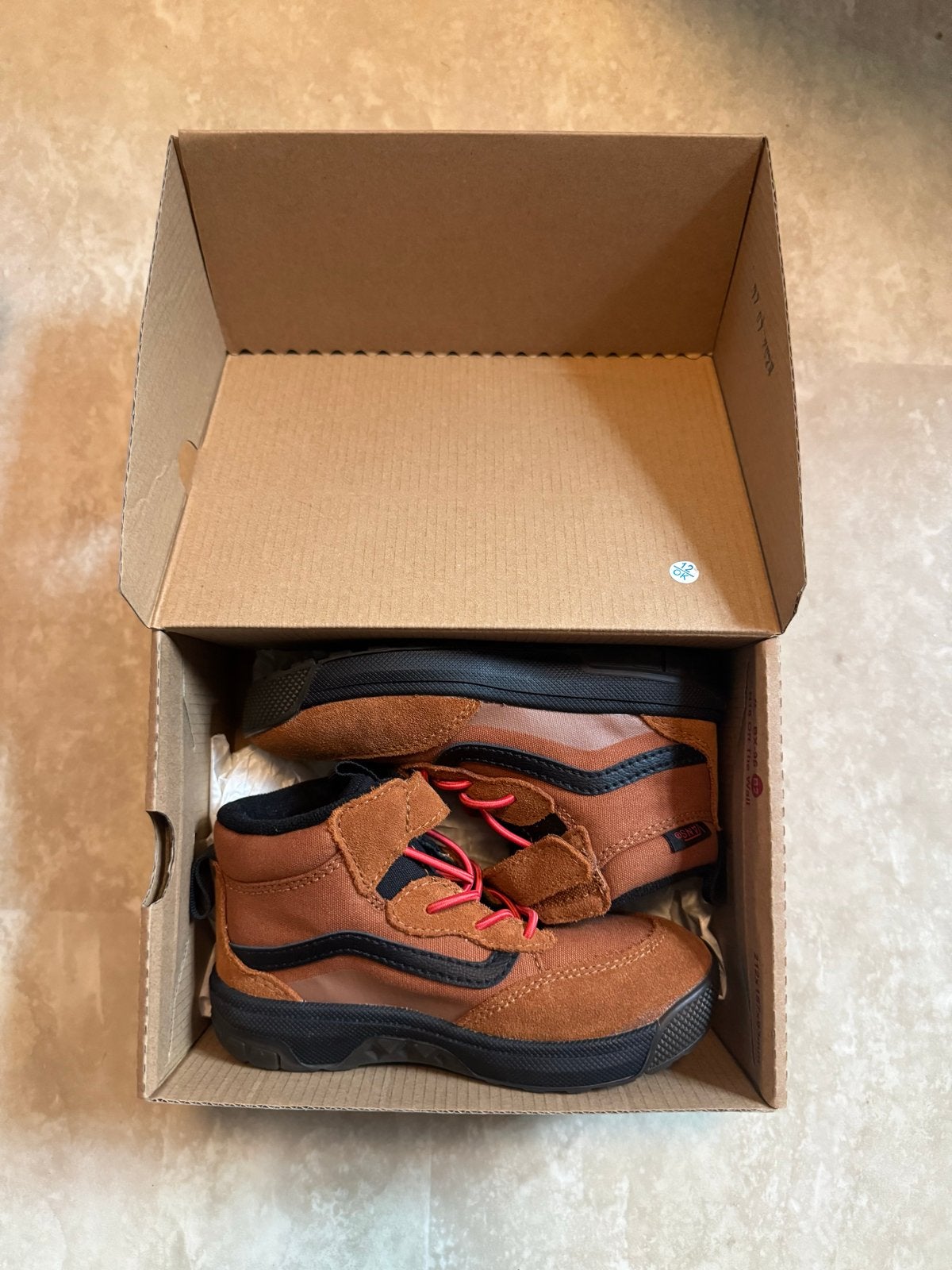 Vans Old Skool V en Mte Mini Crest - Nieuw in doos, Ophalen of Verzenden, Nieuw, Jongen of Meisje, Schoenen