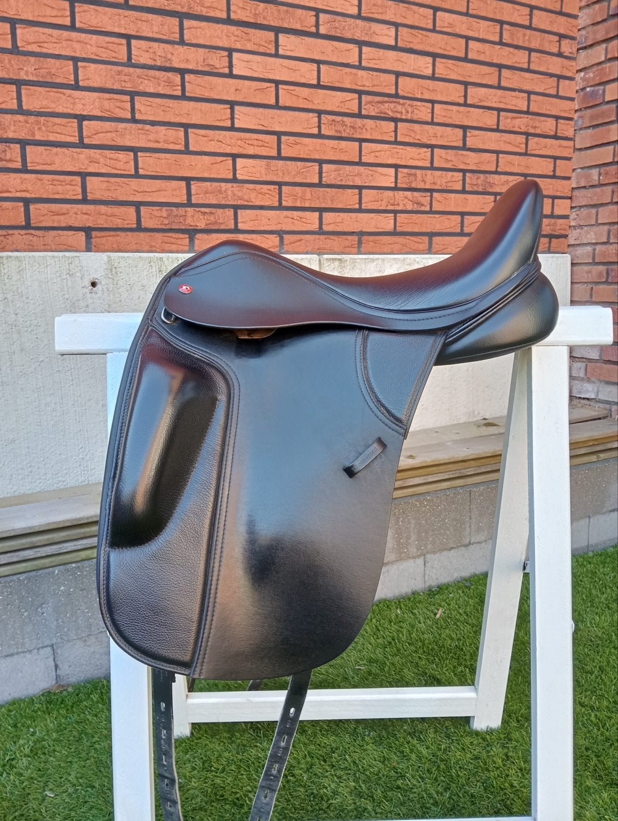 Thorowgood dressuur zadel hdw 17,5, Dieren en Toebehoren, Paarden en Pony's | Zadels, Ophalen of Verzenden, Zo goed als nieuw
