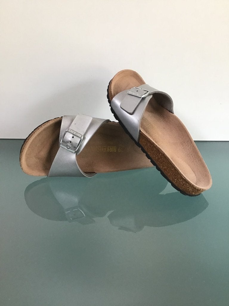 Birkenstock 39 zilver | slippers | Madrid | Gratis verzenden, Slippers, Overige kleuren, Verzenden, Zo goed als nieuw