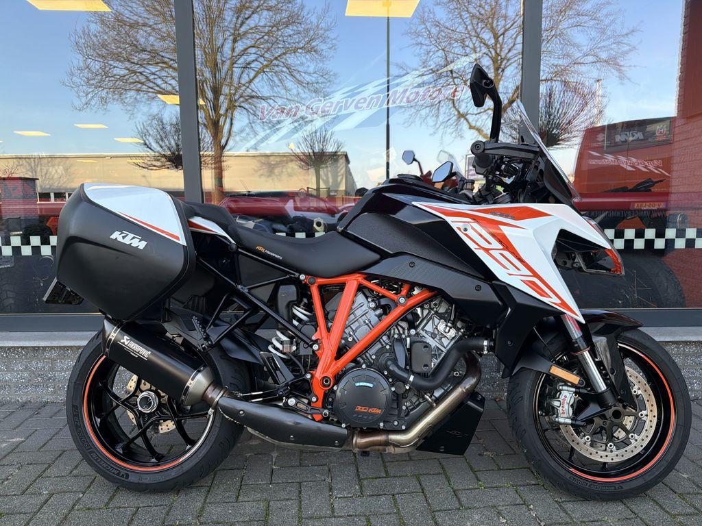KTM 1290 SUPERDUKE GT 2021, Bedrijf, Sport