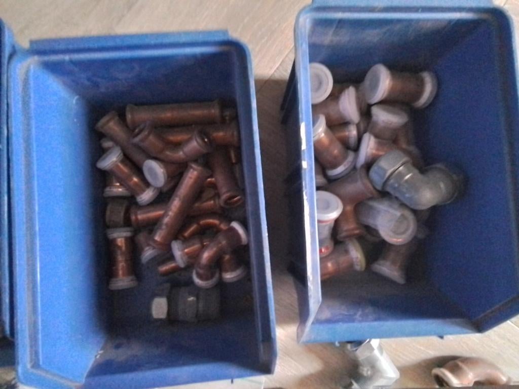 Knelkoppelingen koper en messing 4 bakken, Doe-het-zelf en Verbouw, Metalen, Ophalen, Koper of Messing