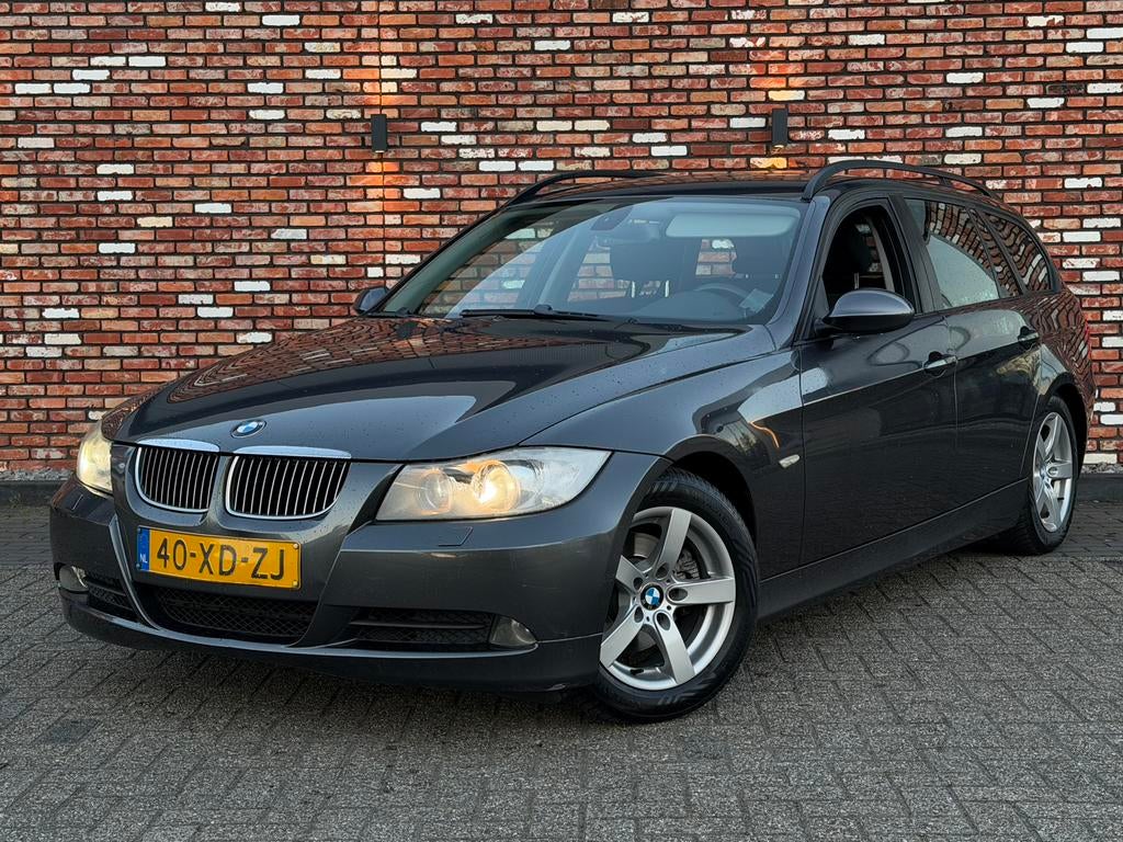 BMW 3-Serie 320i touring | Automaat | Trekhaak | Xenon, Automaat, 1995 cc, Zwart, 4 cilinders
