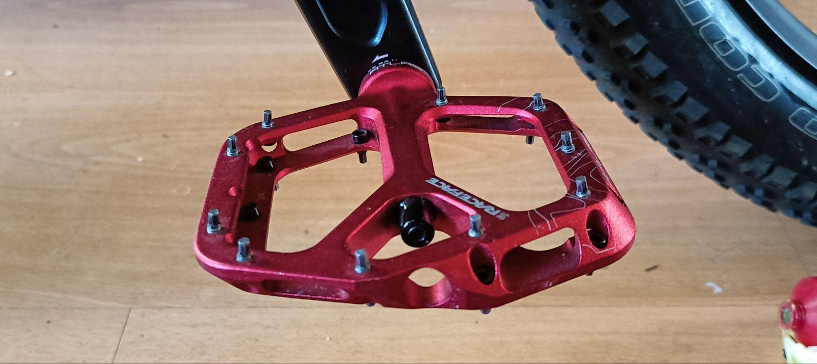 RACEFACE ATLAS Pro Flatpedals - pedalen - ROOD - z.g.a.n., Ophalen of Verzenden, Zo goed als nieuw, ATLAS, Aluminium
