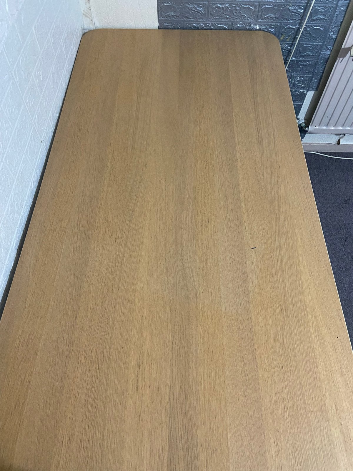 Houten bureau met zwart metalen onderstel, Huis en Inrichting, Ophalen, Gebruikt, Tot twee personen, 50 tot 100 cm