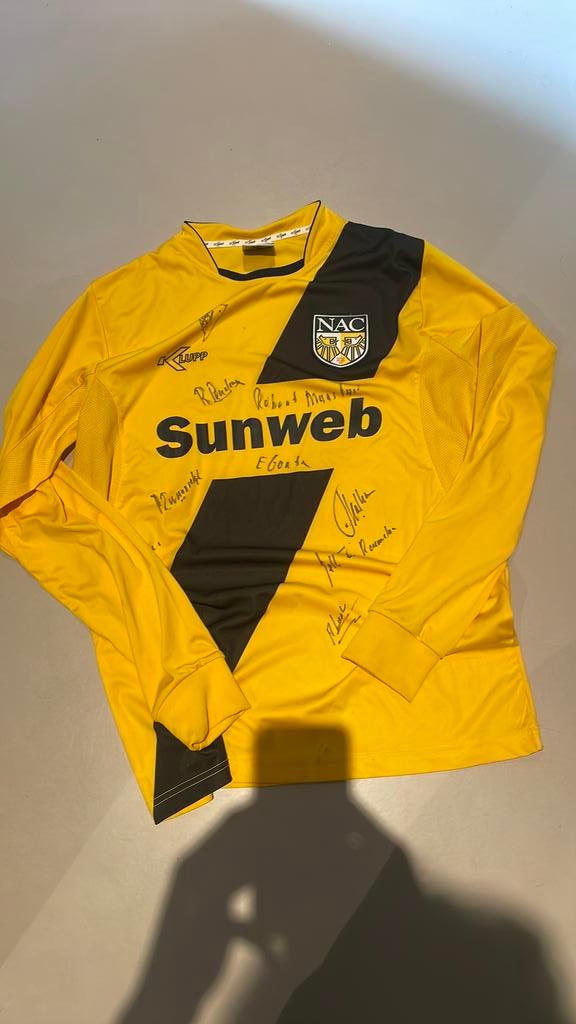Oud nac shirt met handtekeningen, Sport en Fitness, Voetbal, Ophalen of Verzenden, Zo goed als nieuw, Shirt