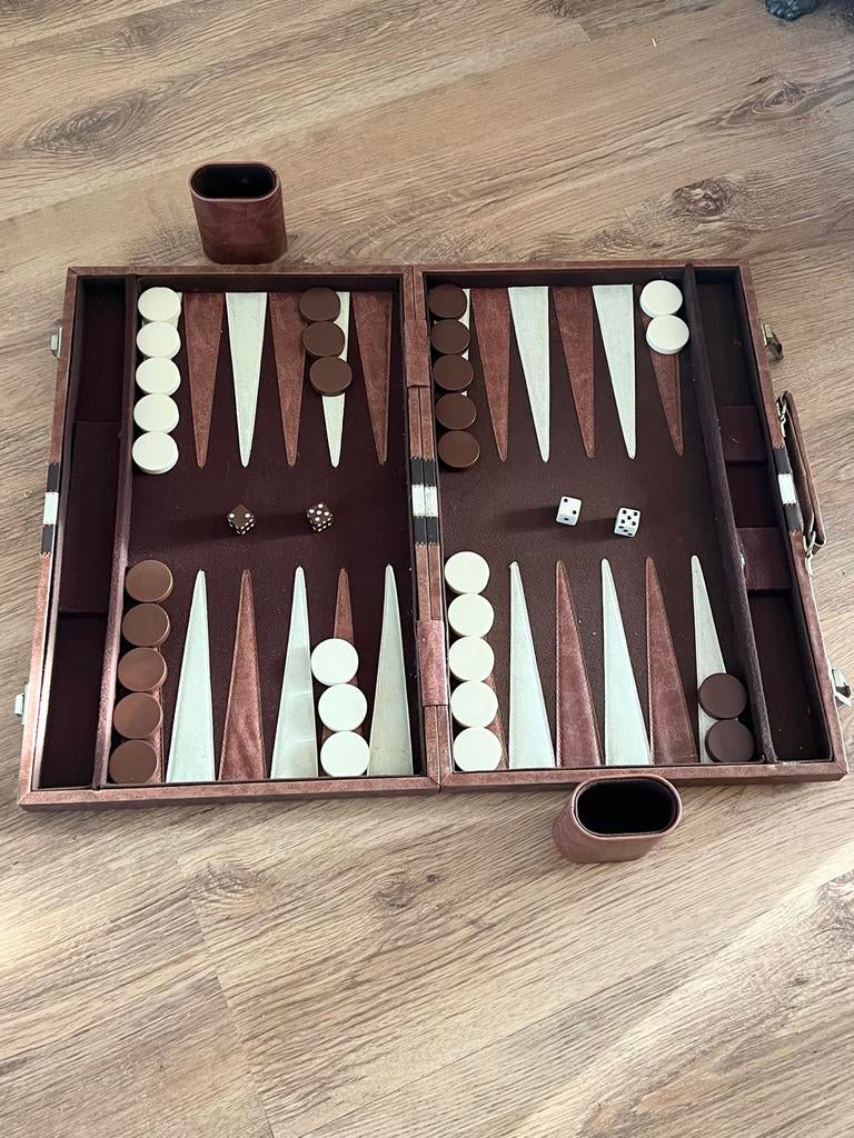 Backgammon spel in luxe koffer, Een of twee spelers, Ophalen of Verzenden, Zo goed als nieuw