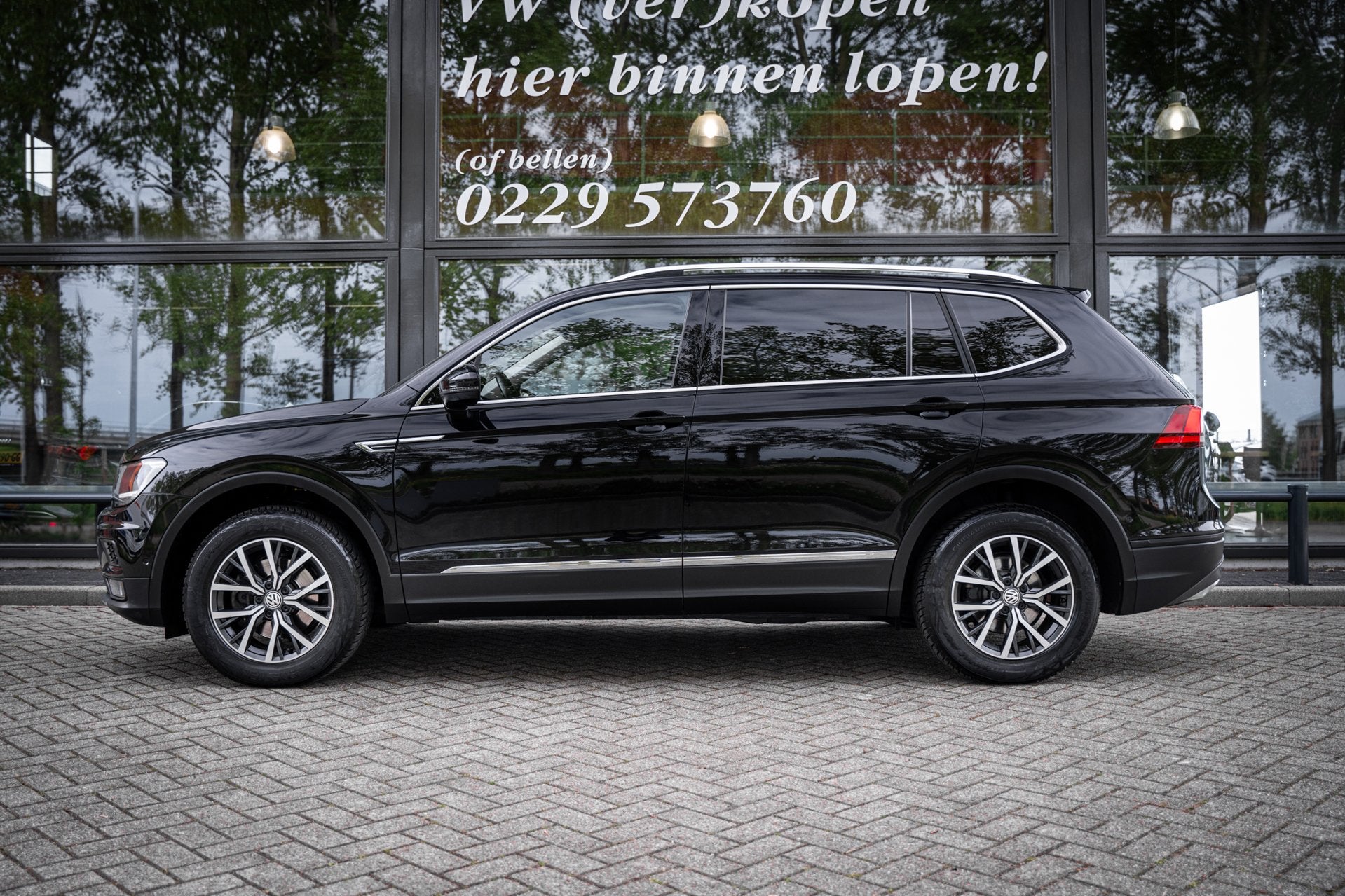 Volkswagen Tiguan Allspace 1.5 TSI Comfortline Business | 7, Stof, 4 cilinders, 150 pk, 7 stoelen