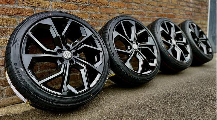 Volkswagen Polo Audi A1 Seat Ibiza velgen 18 inch met banden, Niet ingevuld, 18 inch, Banden en Velgen, Niet ingevuld