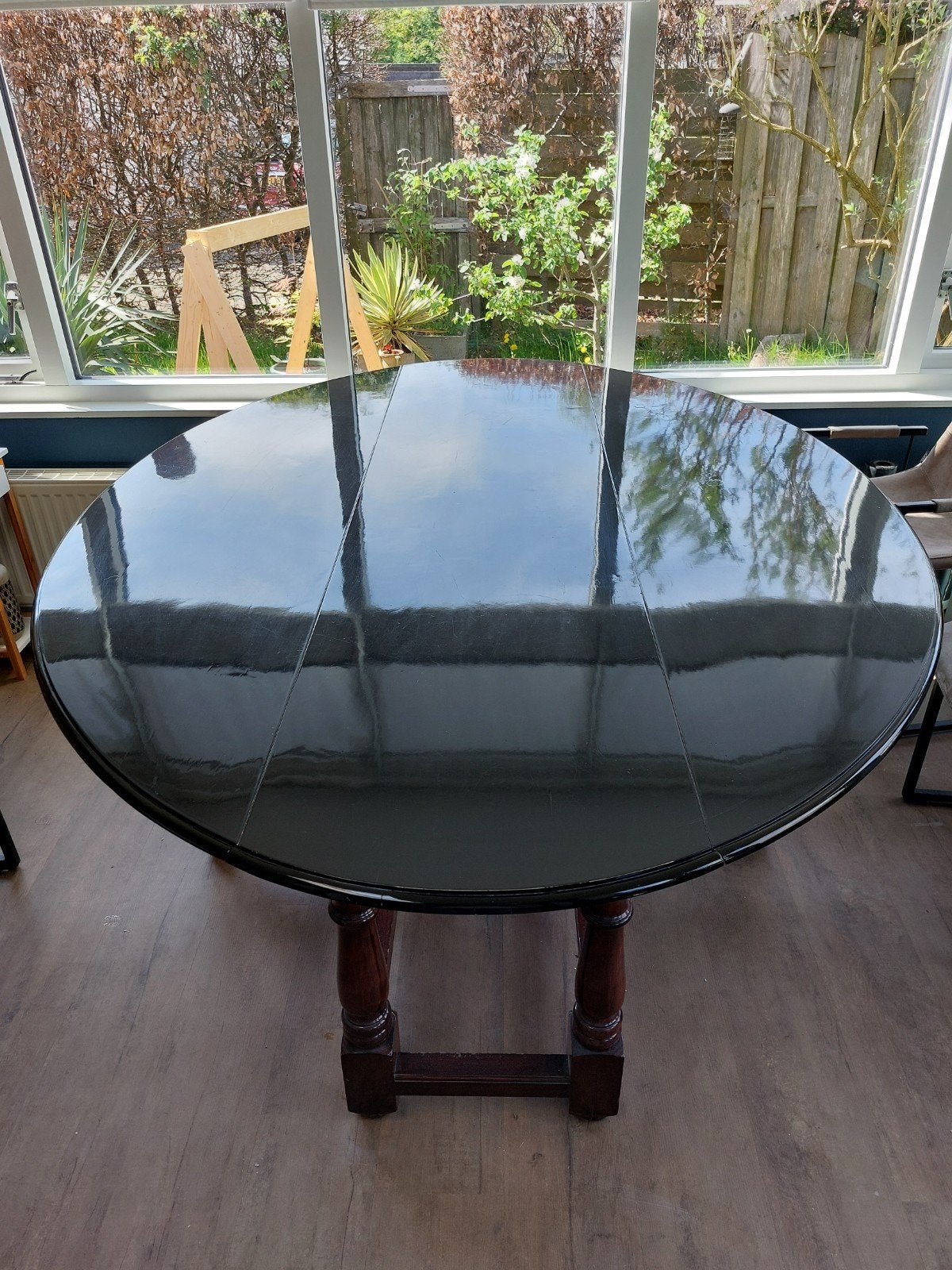 Grote eettafel met donkerhouten onderstel, Antiek en Kunst, Ophalen