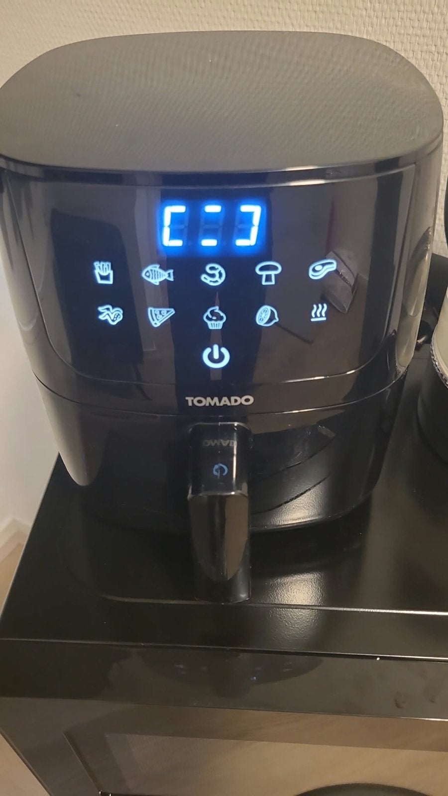 Ophalen in Barendrecht!! Tomado TAF2001B Airfryer 2 Liter, Ophalen, Gebruikt, Airfryer, Minder dan 750 gram
