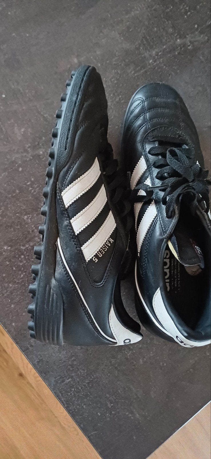 Adidas  kunstgras  lederen schoen  43 1/2, Ophalen of Verzenden