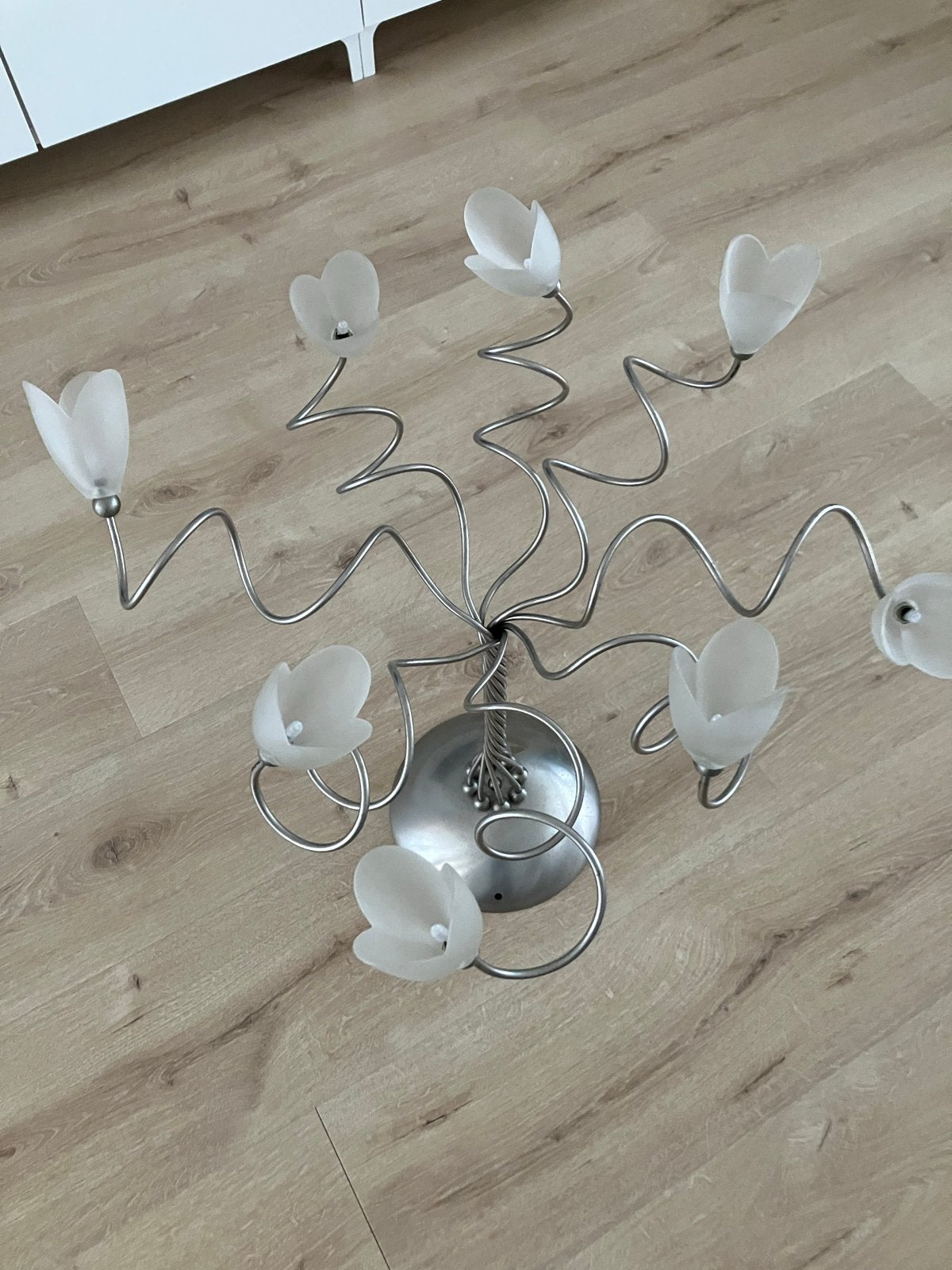Unieke designlamp met 8 kelkjes - sfeervolle verlichting, Overige merken, Overige fittingen, Zo goed als nieuw, Zilver