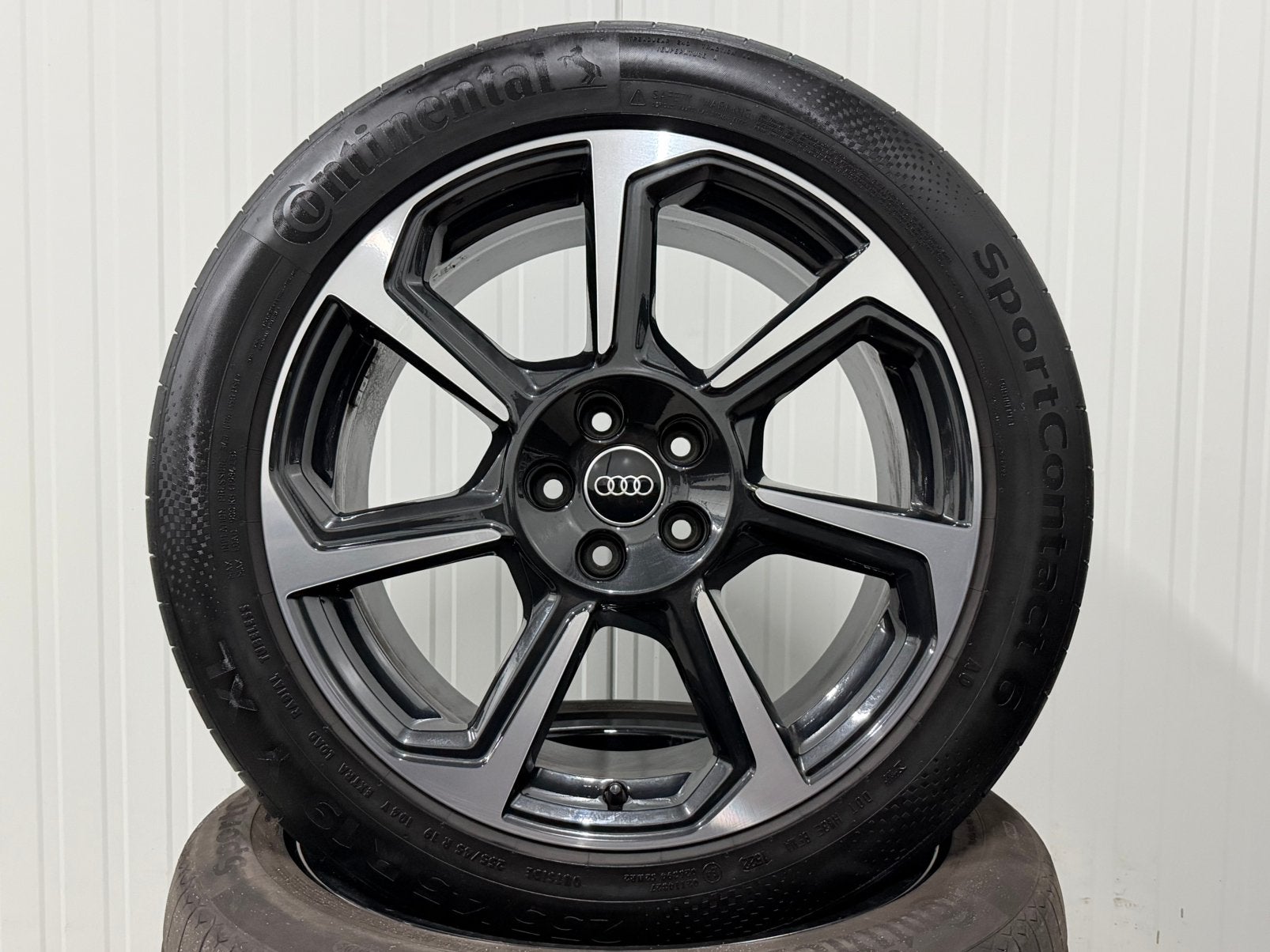 19” INCH ORIGINEEL AUDI SPORT Q3 *SCHADEVRIJ* Zomer Netjes, 19 inch, Banden en Velgen, Ophalen of Verzenden, 235 mm