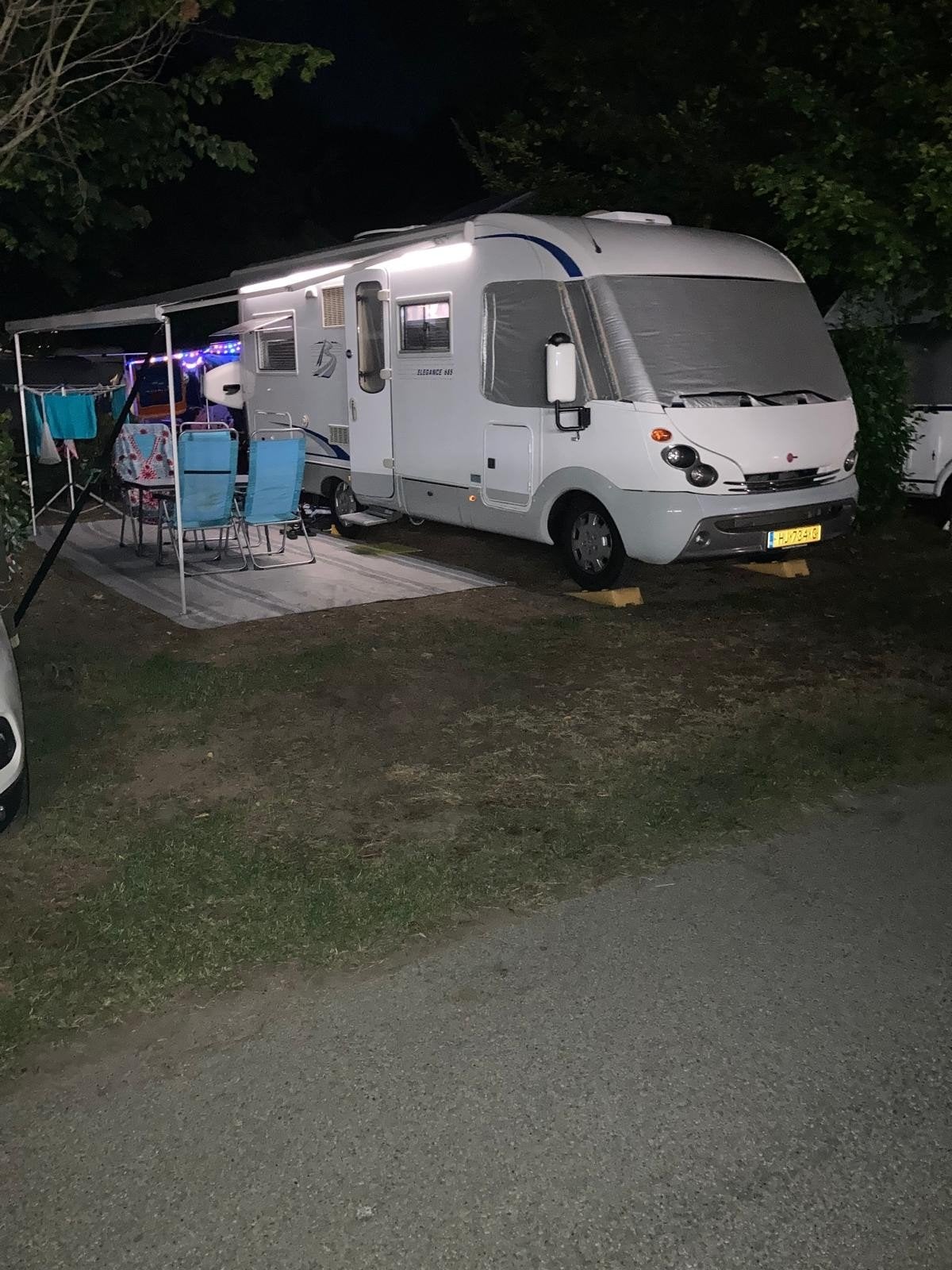 Burstner Elegance i685 4-persoons 146pk,, Integraal, Standaard zit, Ringverwarming, Fiat